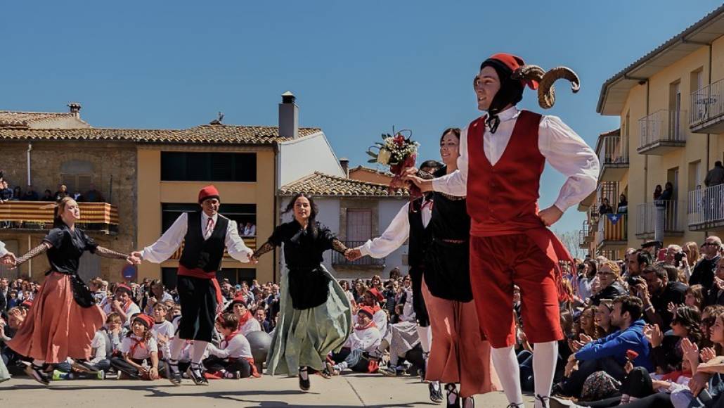 Foto: Ball del Cornut. Ajuntament Cornellà de Terri