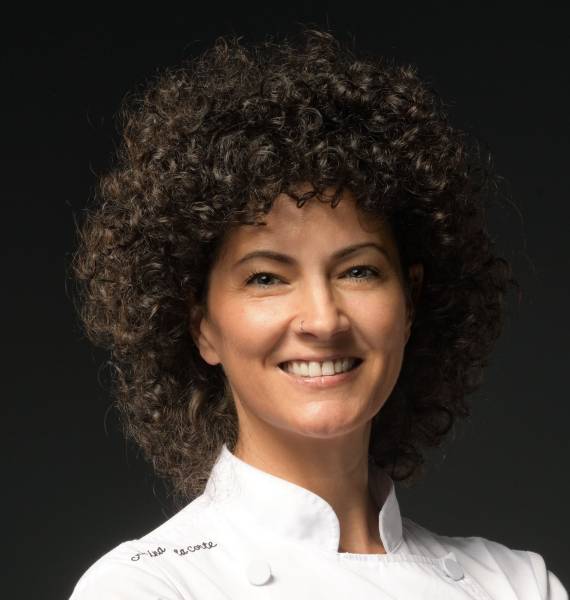 Customized kitchen during your stay