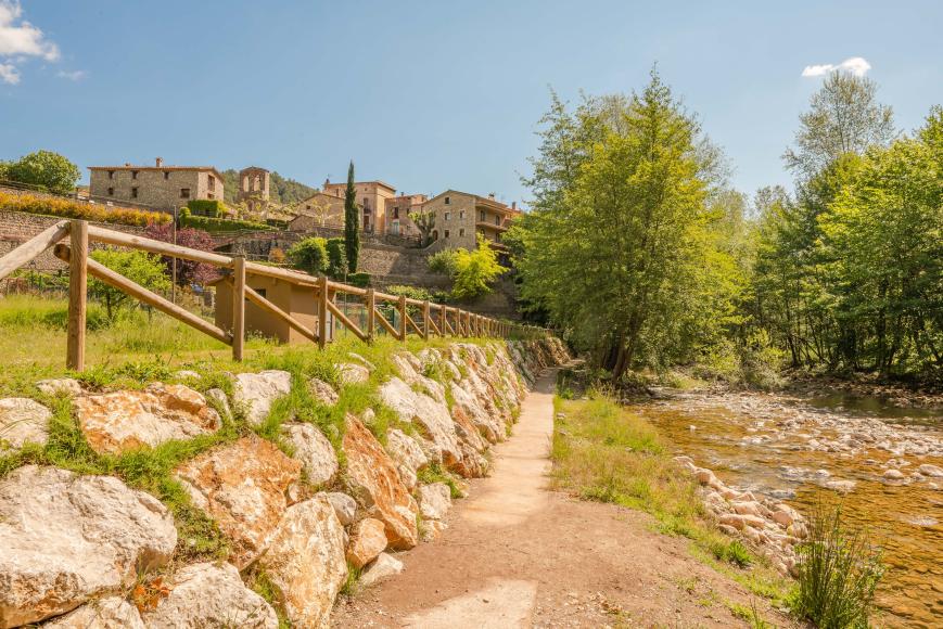 Can Martinot, la casa del riu
