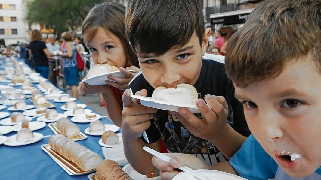 Postre típic de la ciutat de Tarragona: Braç de Santa Tecla