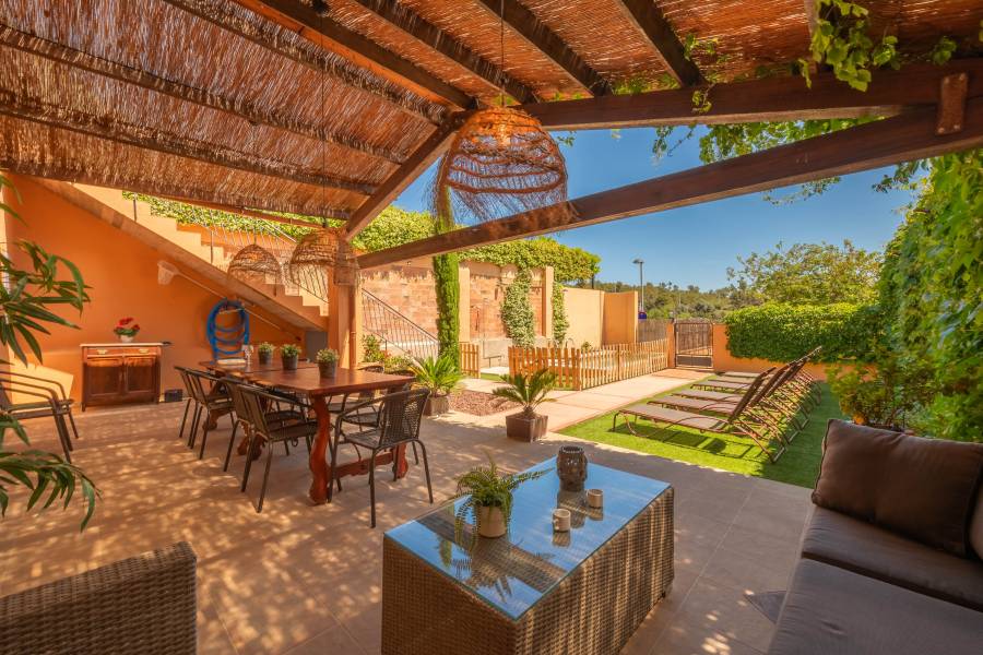 Holiday cottages in Garrigoles