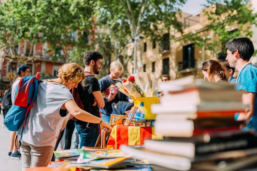 Photo: Journée de Sant Jordi en Catalogne