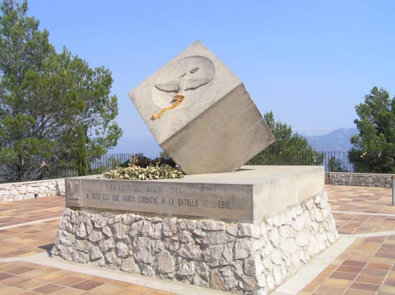 Photo : Monument à la Paix - Cote 705 (Sierra de Pàndols)