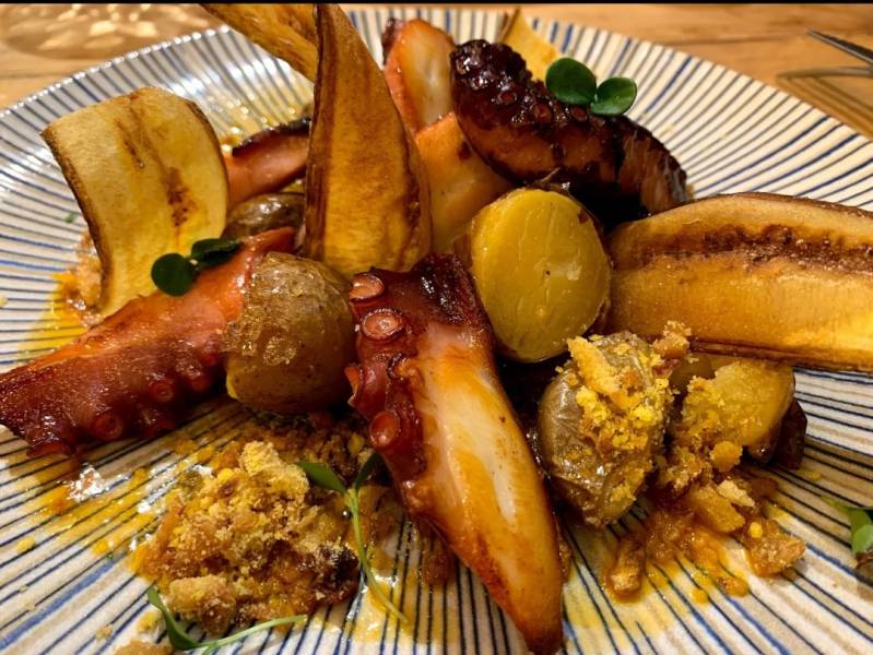 Customized kitchen during your stay