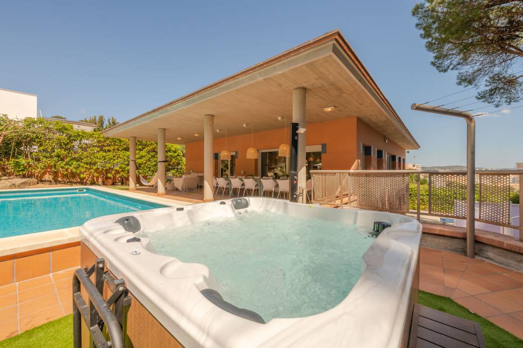 The best local charming houses Girona · Costa Brava · Catalunya