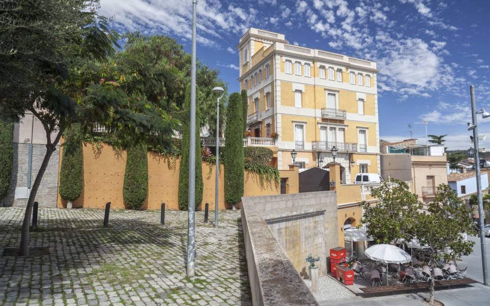 Holiday cottages in Tiana