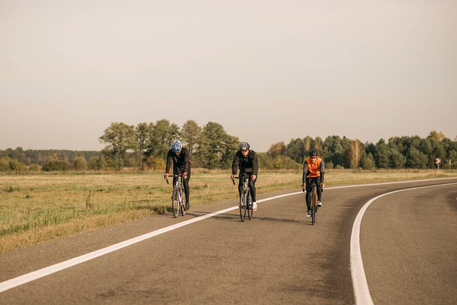Alquiler de bicicletas eléctricas, de carretera y BTT
