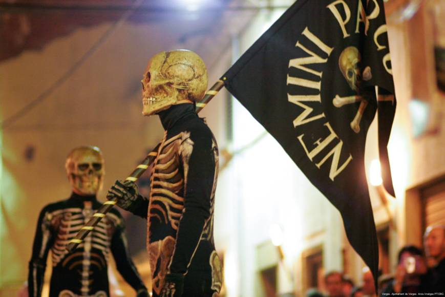 Foto: Dansa de la Mort. Ajuntament de Verges. Arxiu PTCBG