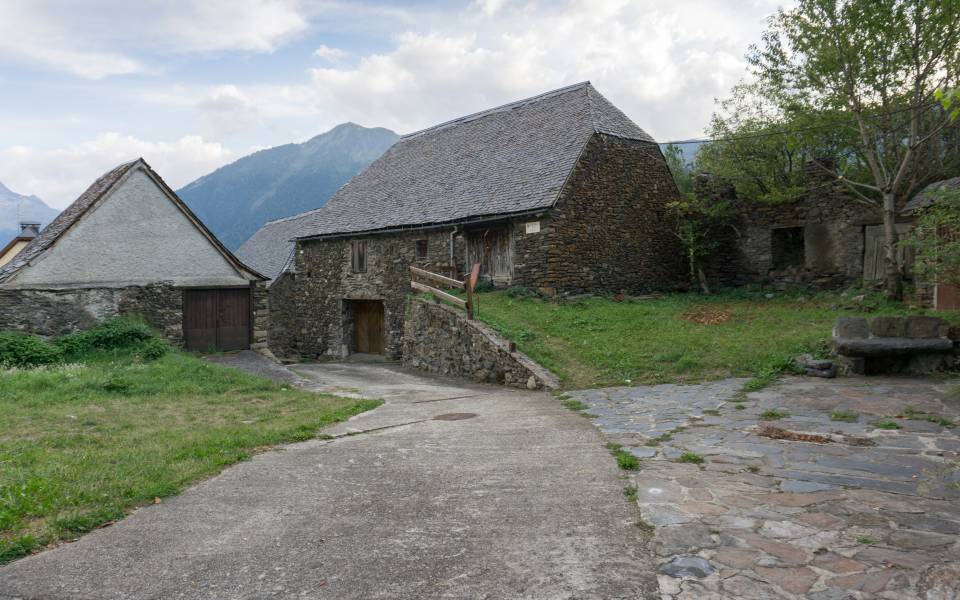 Holiday cottages in Arres de Jos