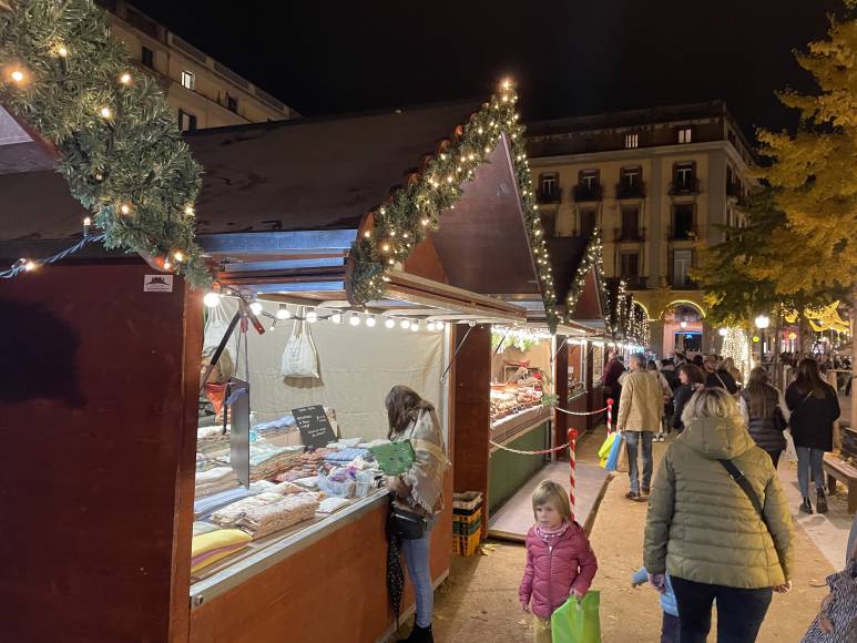 Photo: Fira de Nadal de Plaça Independència. Ajuntament de Girona