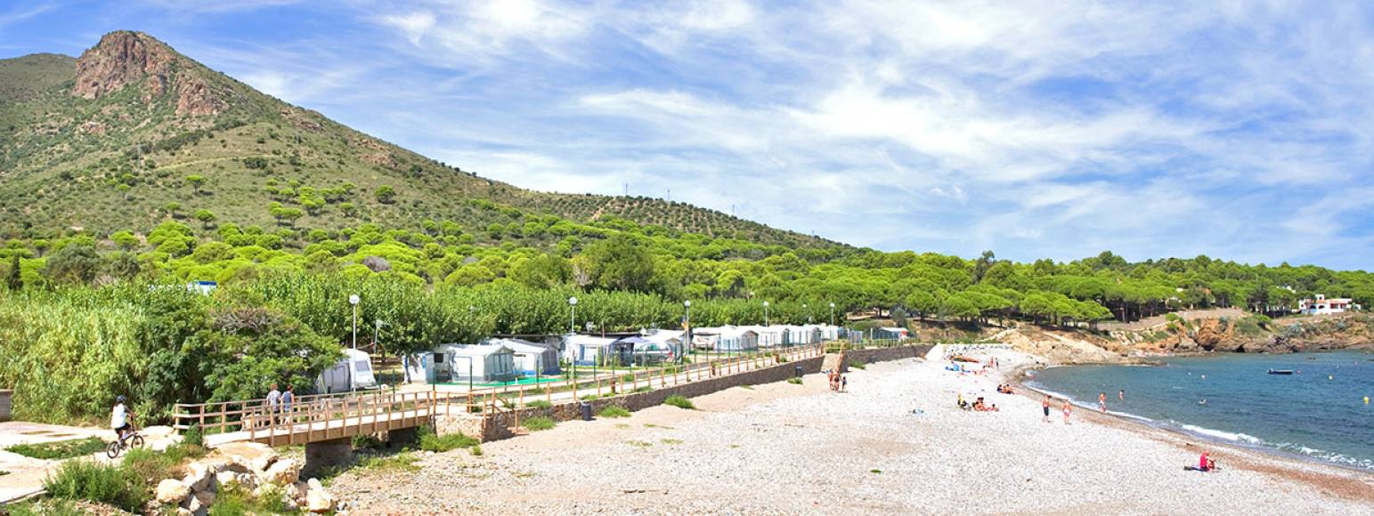 campingportdelavall.com