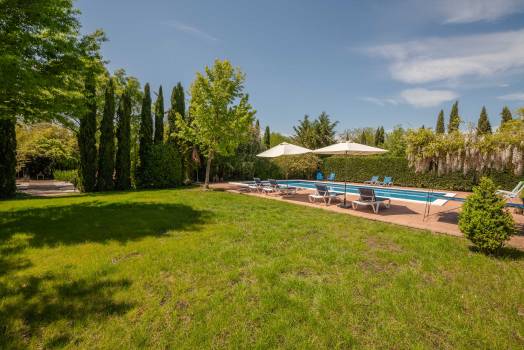 Holiday cottages in Riudellots de la Selva