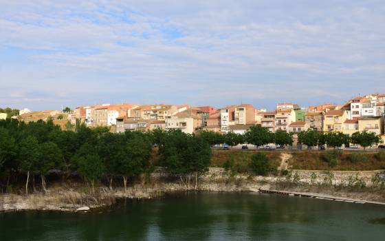 Holiday cottages in Flix