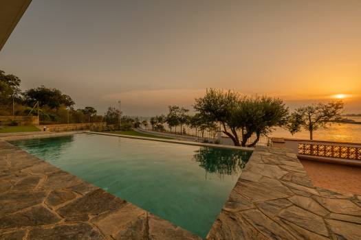 Roses vacation rentals