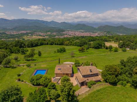Holiday homes in Catalonia in April