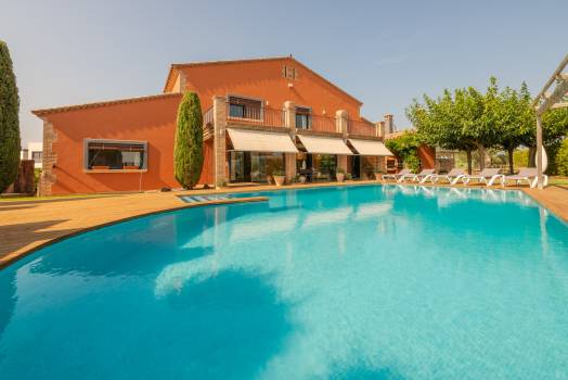 Holiday cottages in Peralada