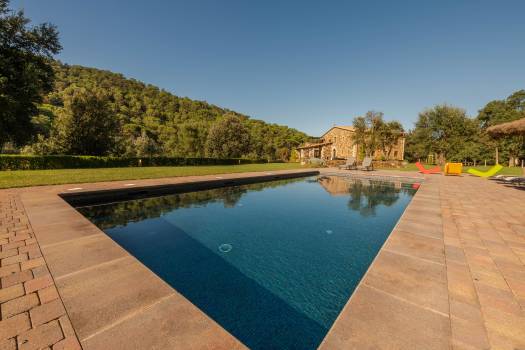 Holiday cottages in Girona